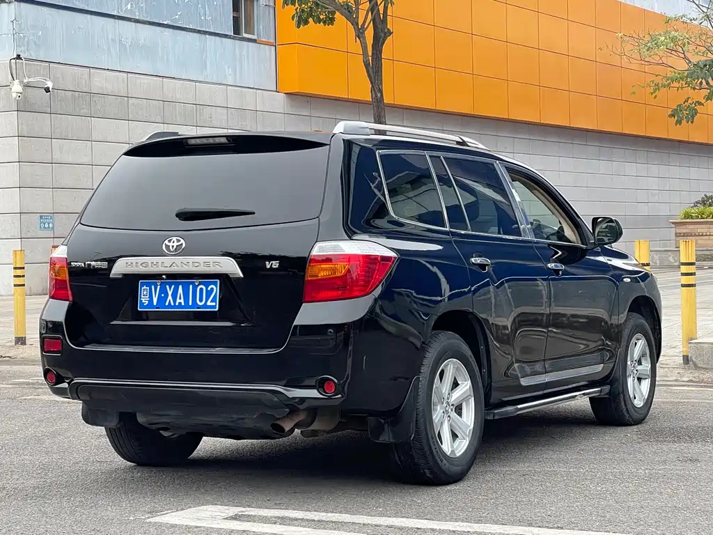 TOYOTA HIGHLANDER 2011