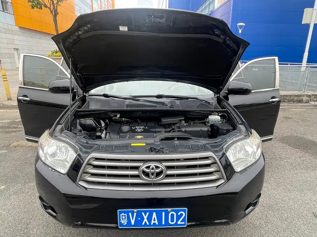TOYOTA HIGHLANDER 2011