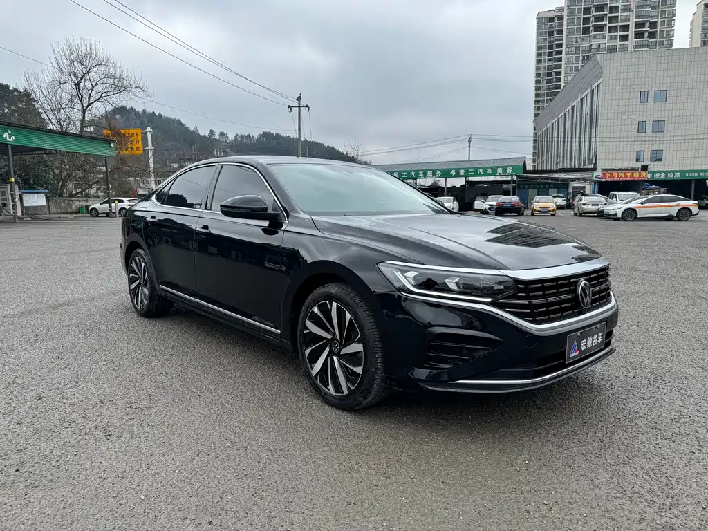 VOLKSWAGEN PASSAT 2022