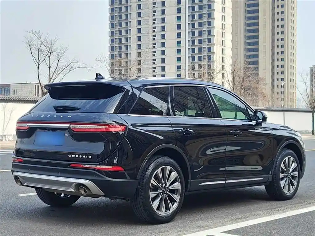 LINCOLN ADVENTURER 2021