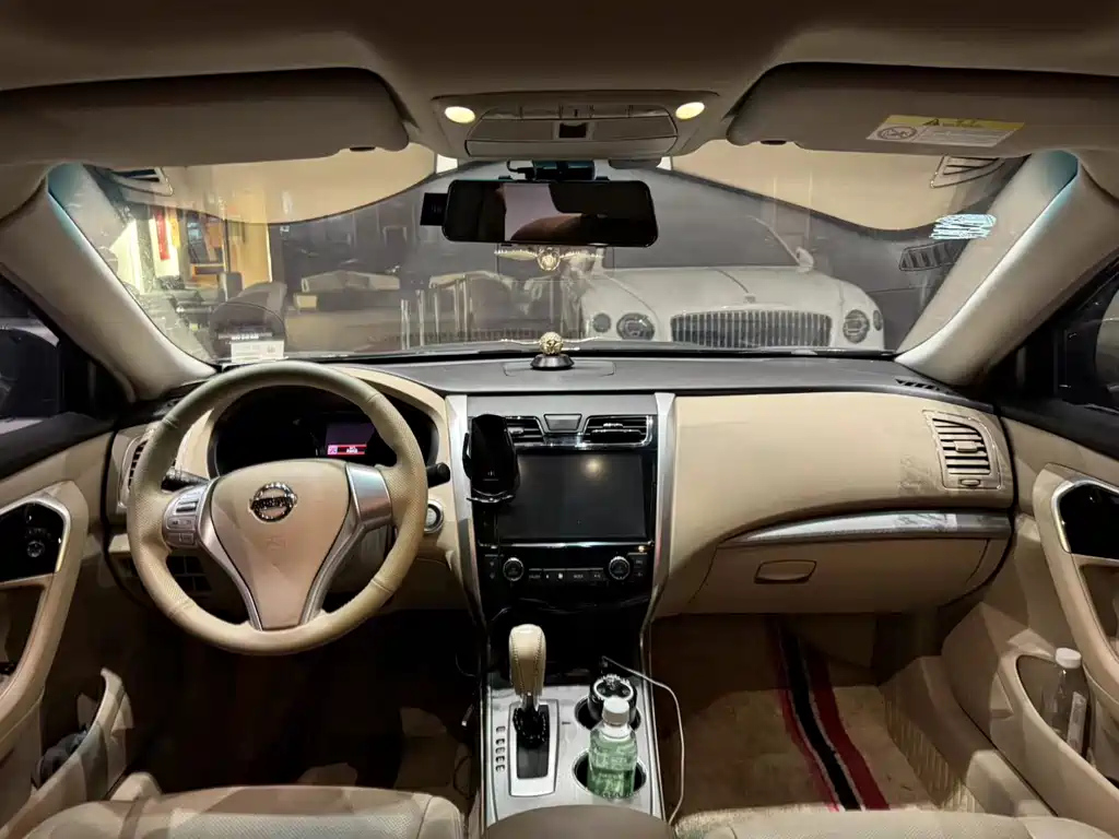 NISSAN TEANA 2018
