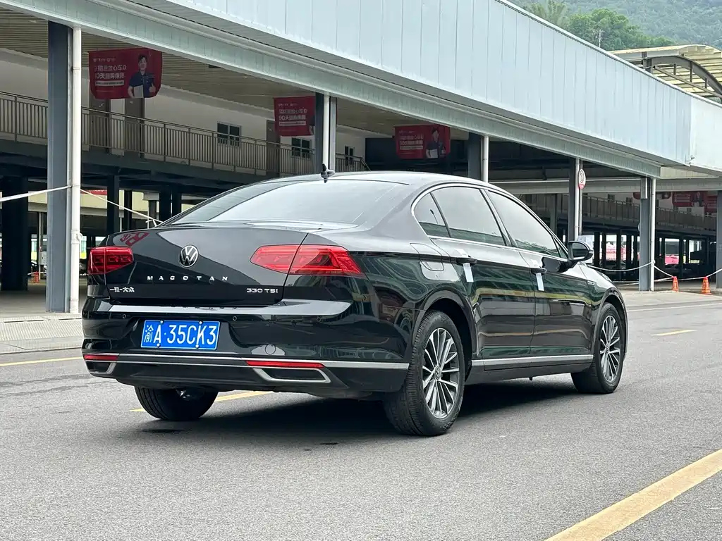 VOLKSWAGEN MAGOTAN 2021