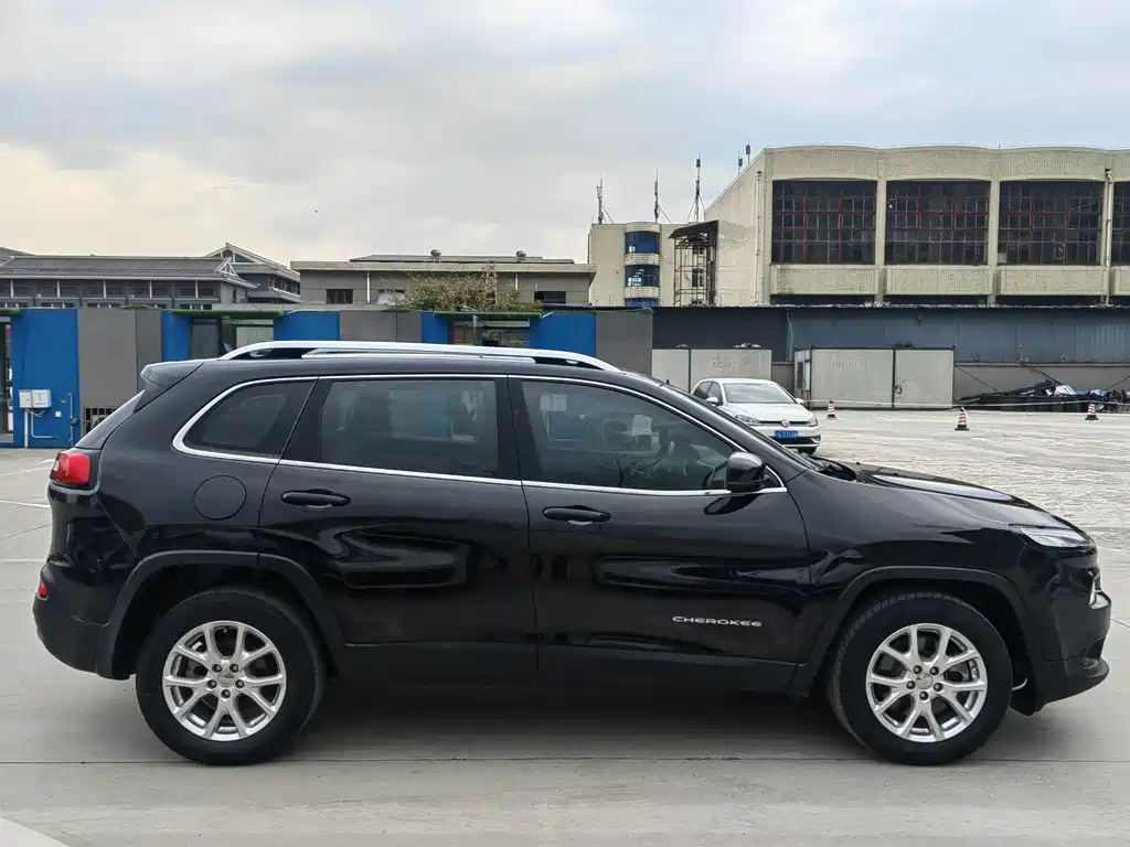 JEEP CHEROKEE 2017