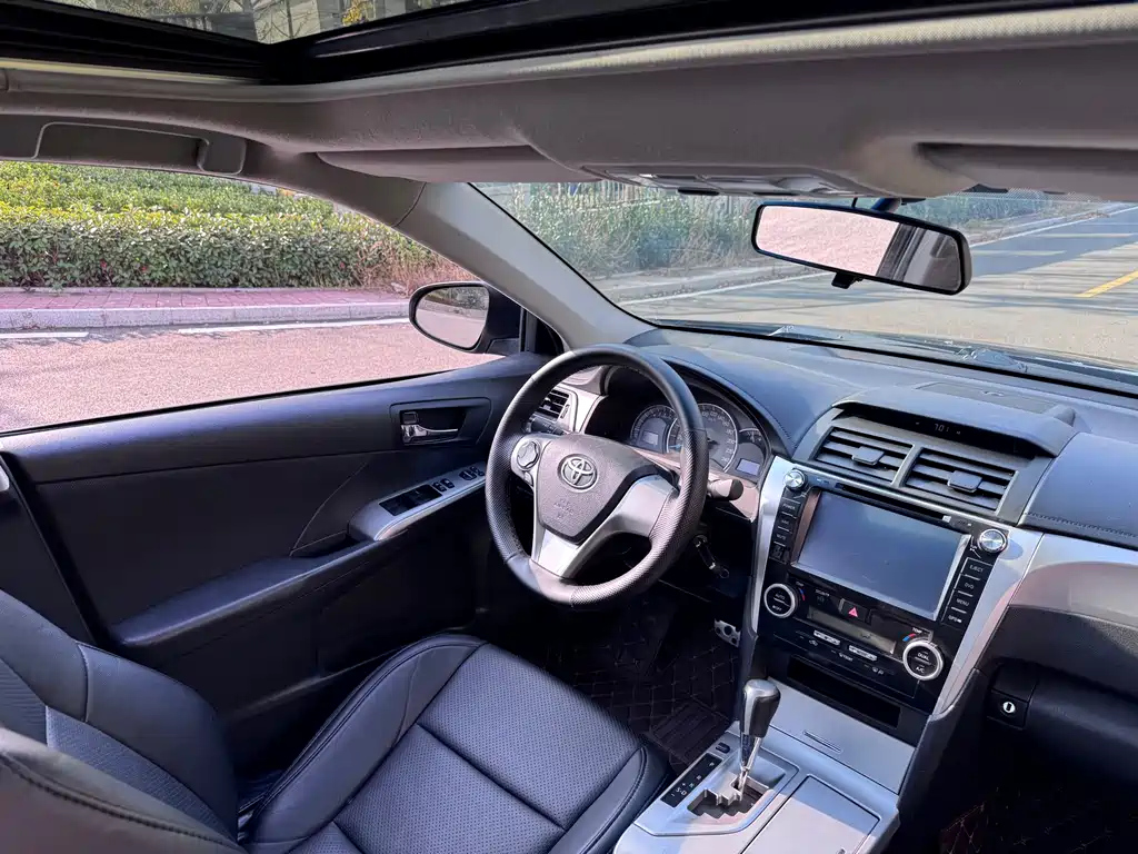 TOYOTA CAMRY 2012