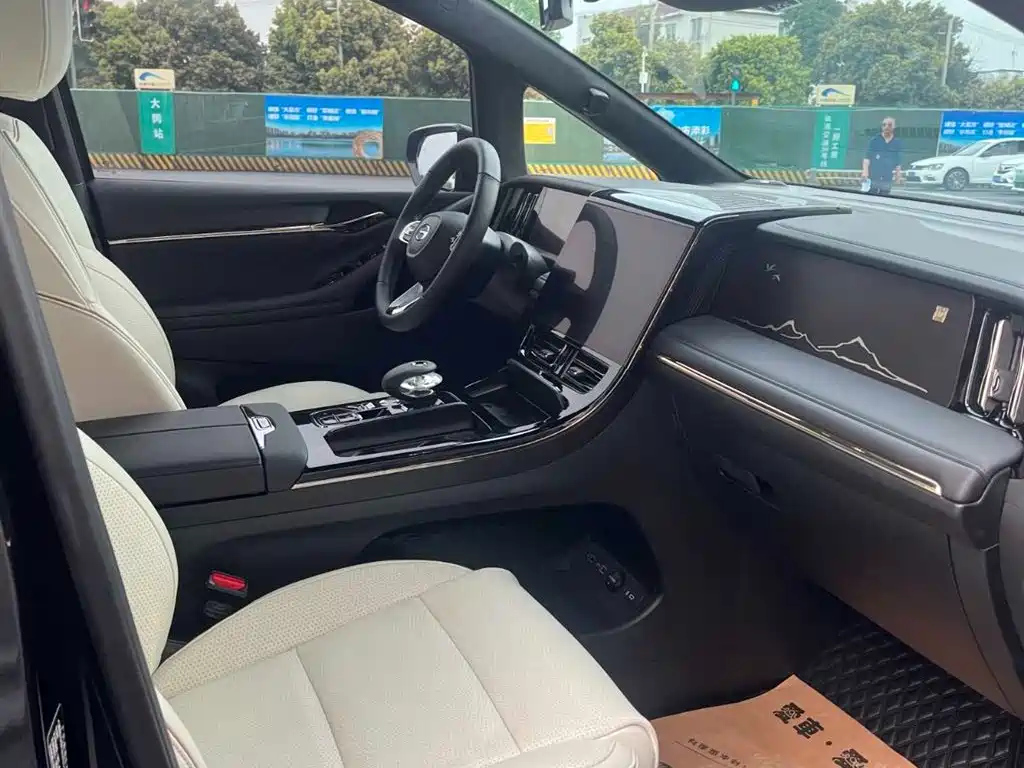 TRUMPCHI M8 2023