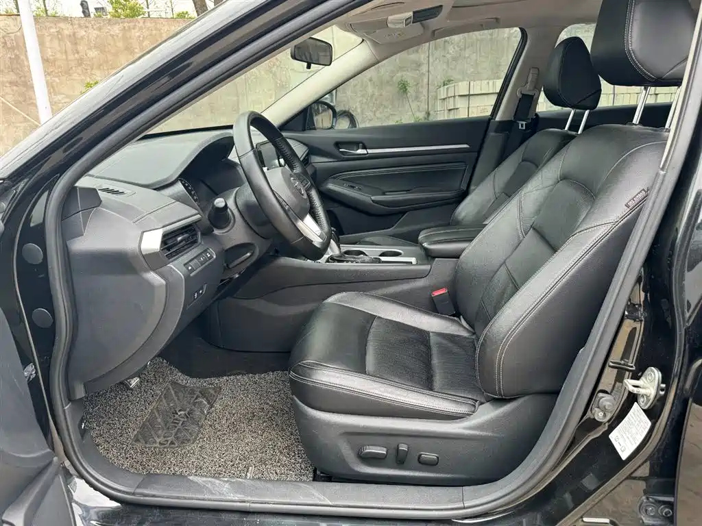 NISSAN TEANA 2019