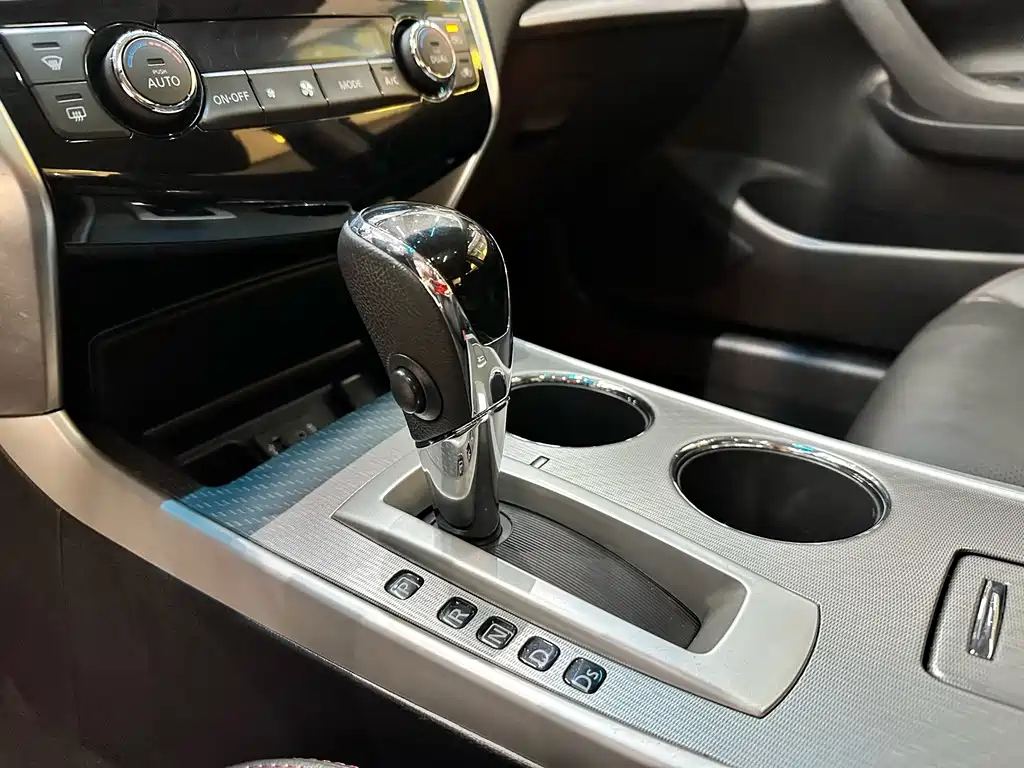 NISSAN TEANA 2018