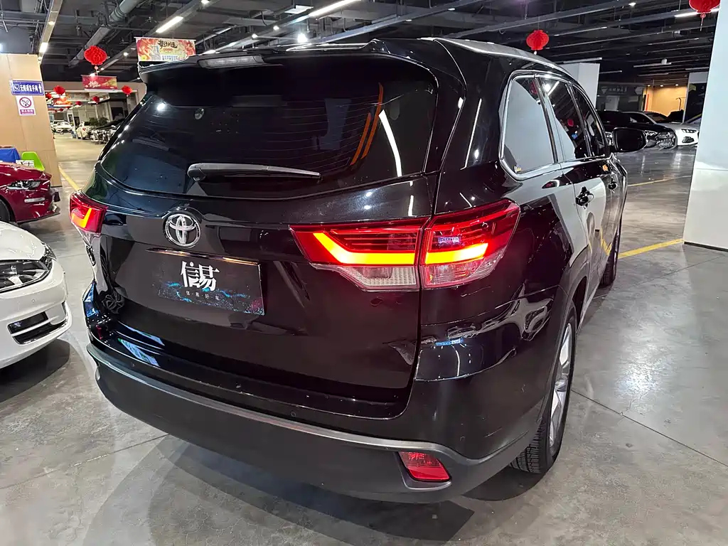 TOYOTA HIGHLANDER 2021