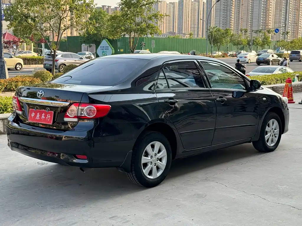 TOYOTA COROLLA 2012