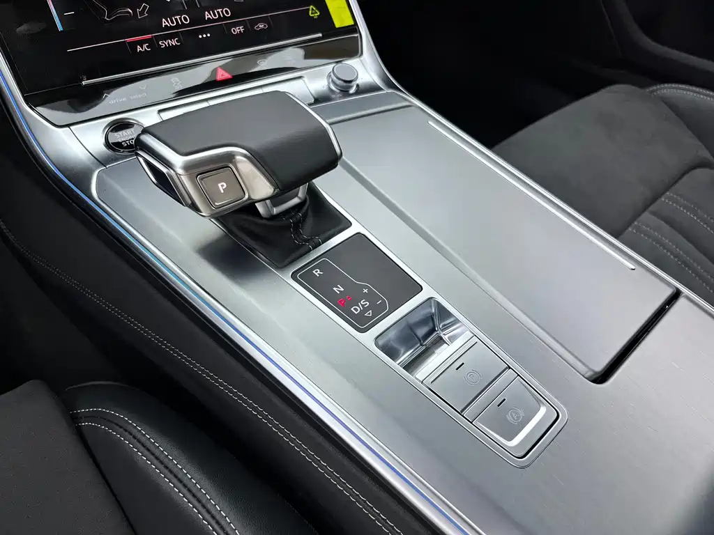 AUDI A7L 2024
