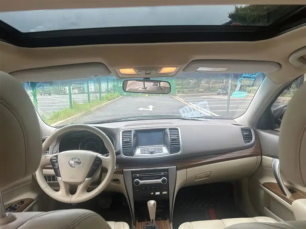 NISSAN TEANA 2011