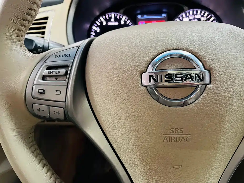 NISSAN TEANA 2015