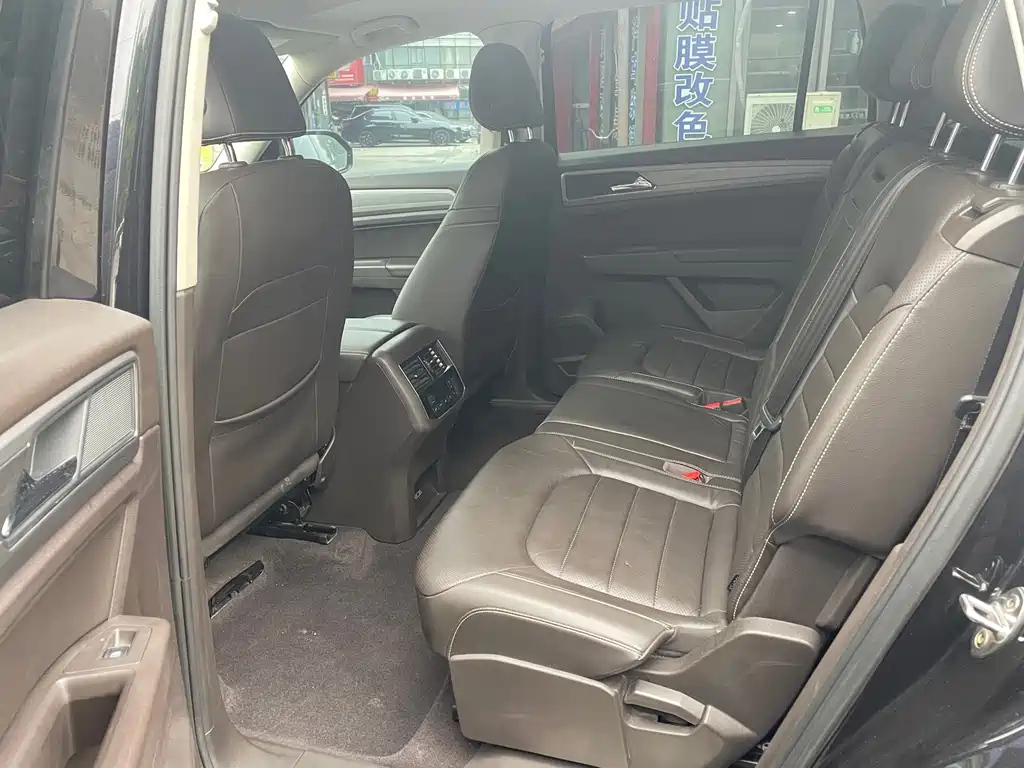 VOLKSWAGEN TOURAN 2018