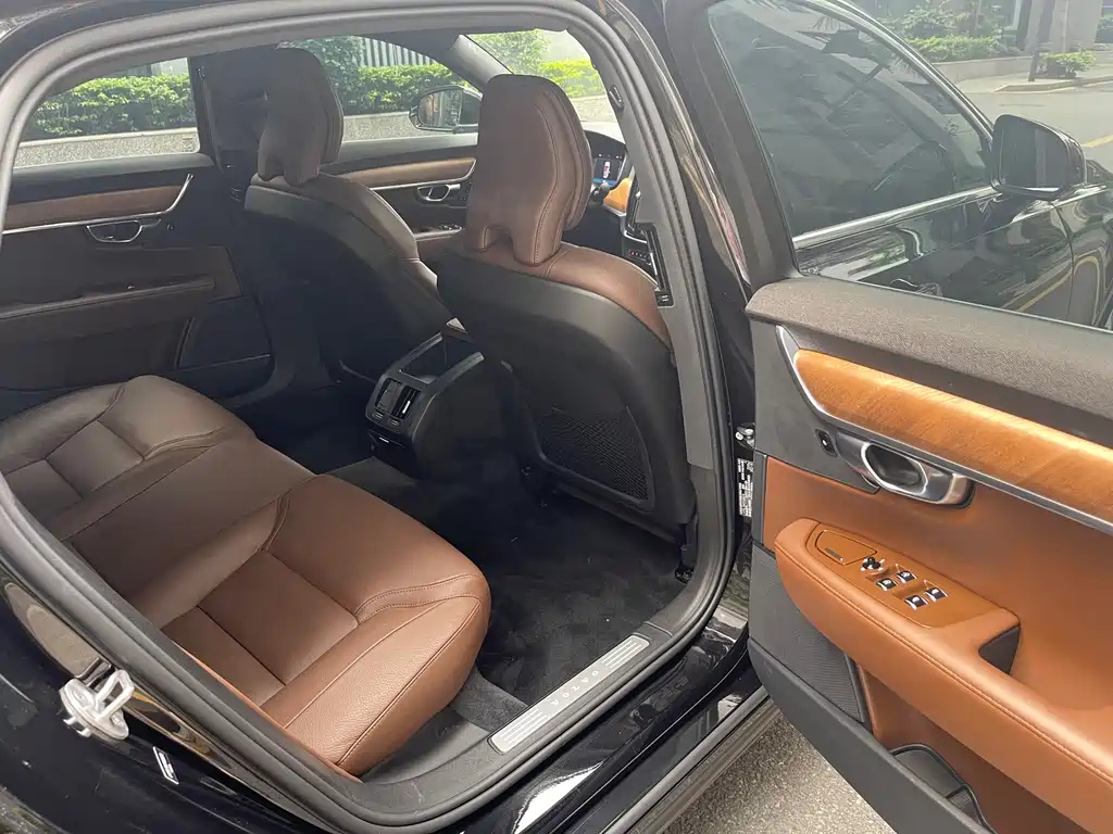 VOLVO S90 2022