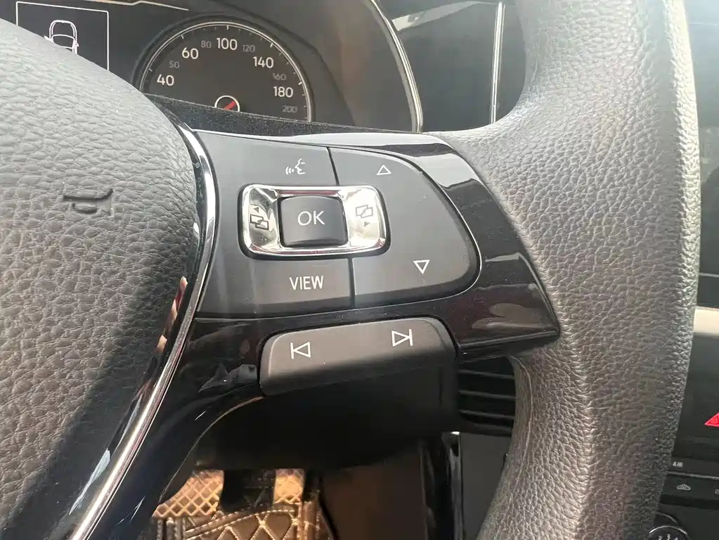 VOLKSWAGEN PASSAT 2021