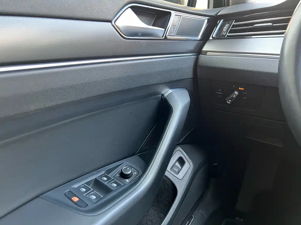VOLKSWAGEN MAGOTAN 2022
