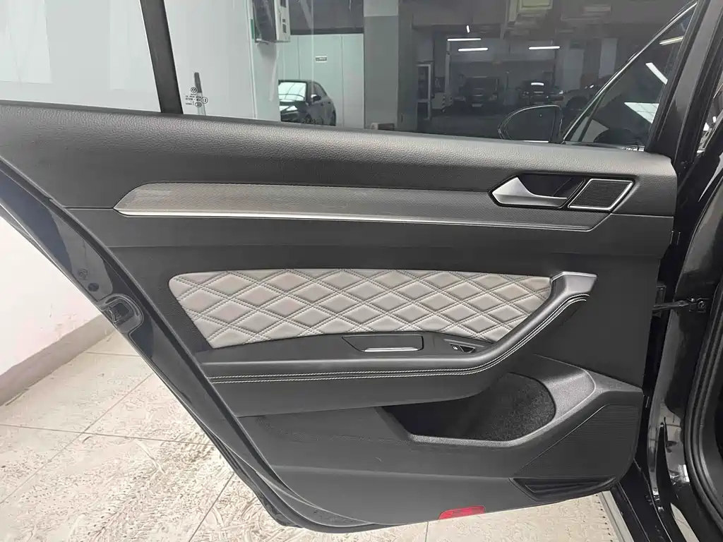 VOLKSWAGEN MAGOTAN 2022