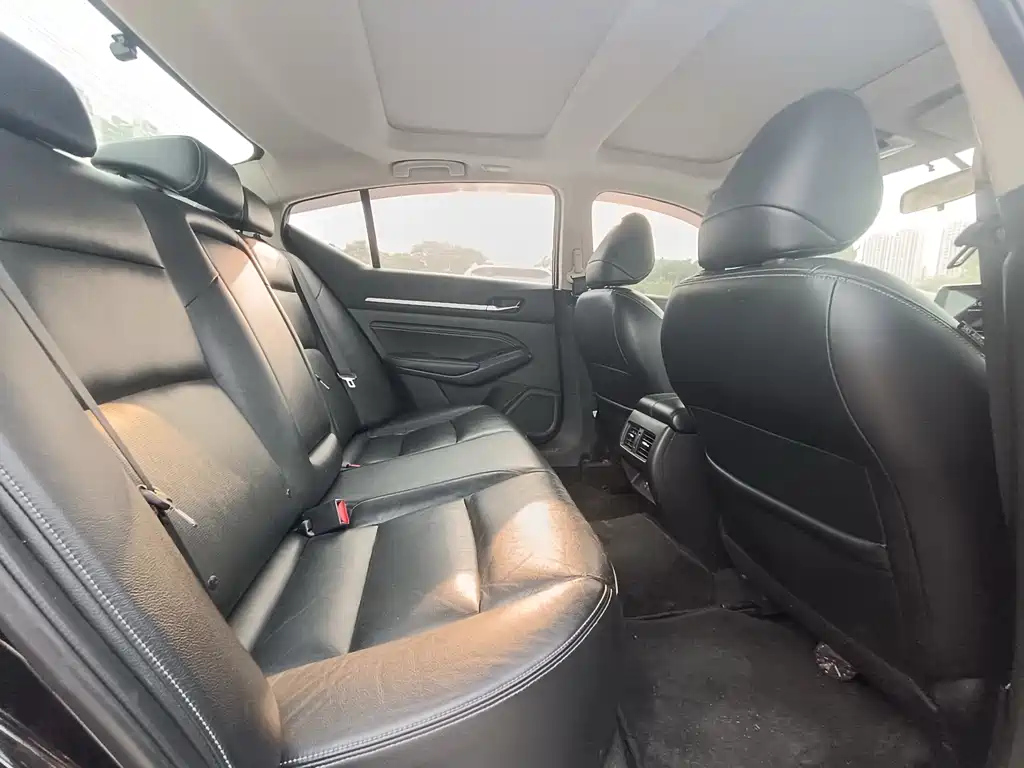 NISSAN TEANA 2020