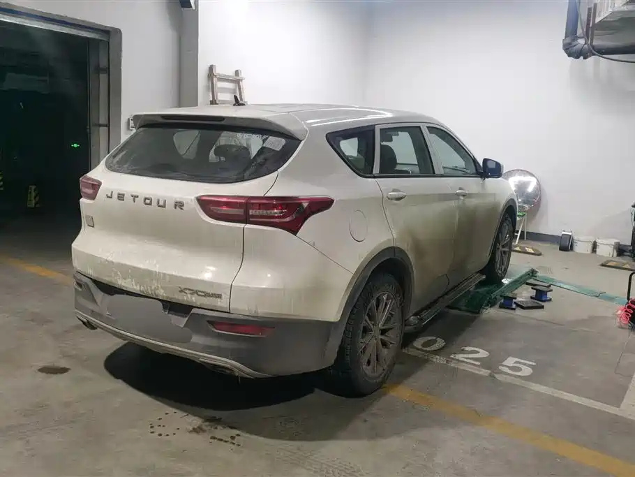 JETOUR X70 2019