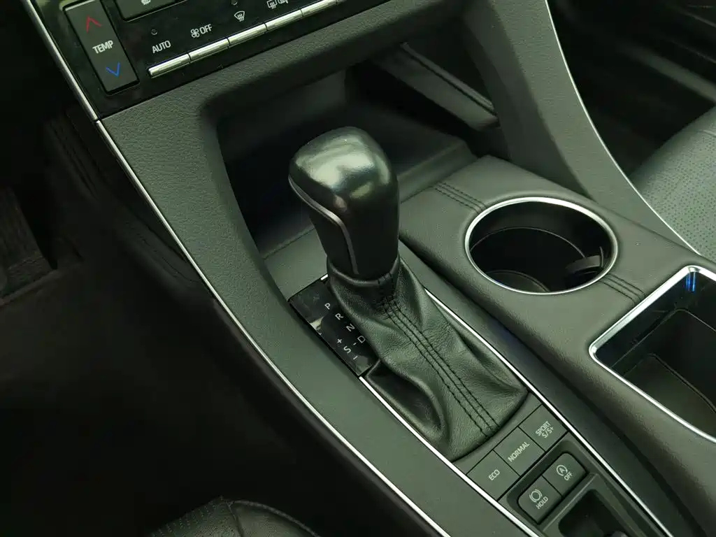 TOYOTA AVALON 2019