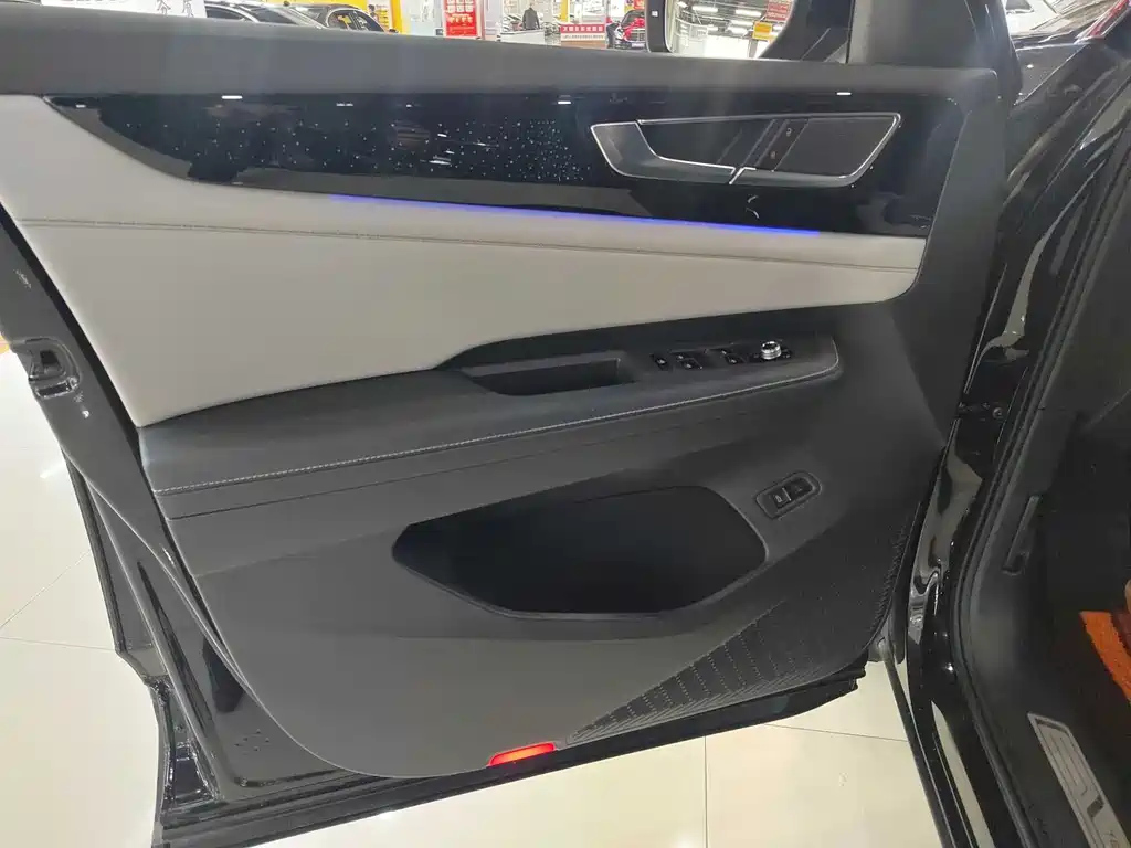 VOLKSWAGEN TOURAN 2022