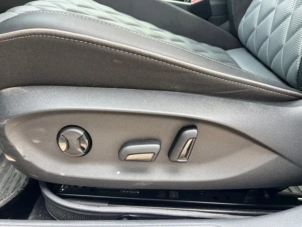 VOLKSWAGEN SAGITAR 2023