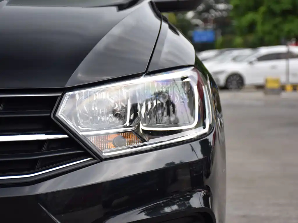 VOLKSWAGEN BORA 2019