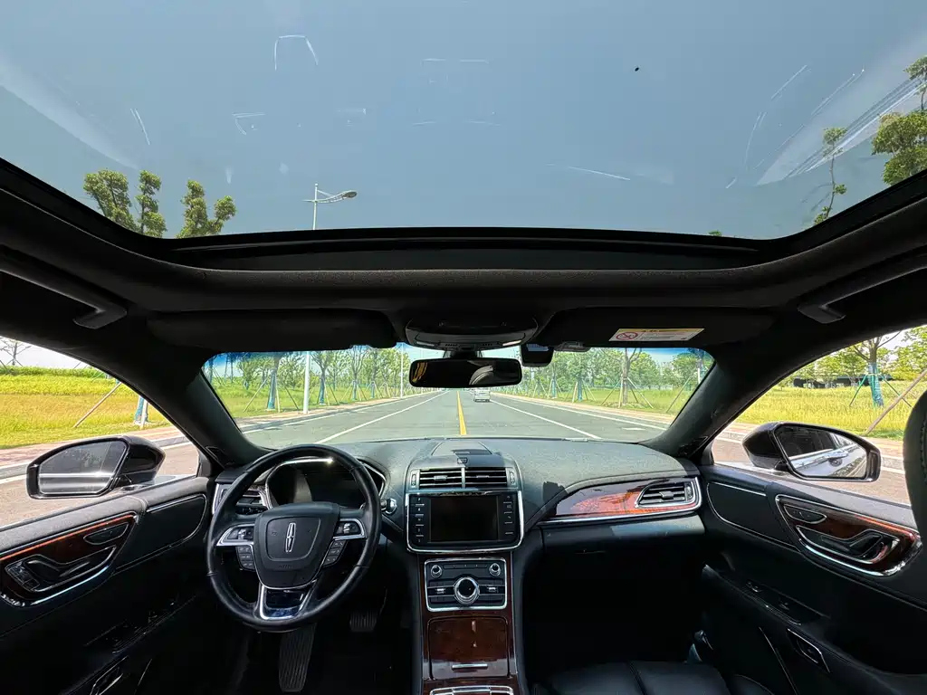 LINCOLN CONTINENTAL 2020