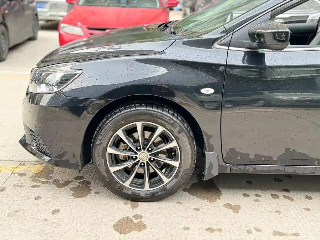 NISSAN SYLPHY 2019