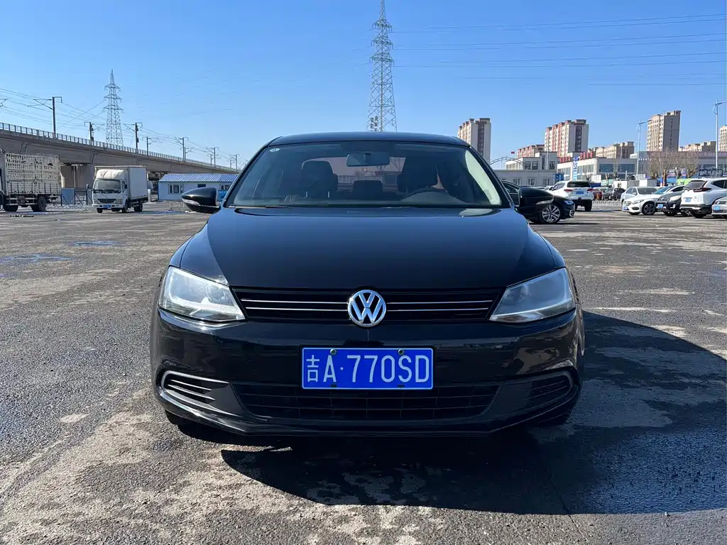 VOLKSWAGEN SAGITAR 2014