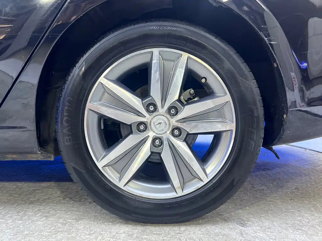 CHANGAN EADO 2015