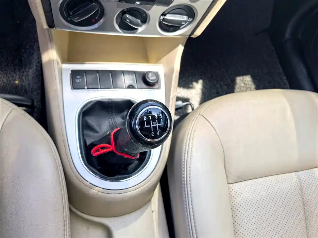 VOLKSWAGEN LAVIDA 2012