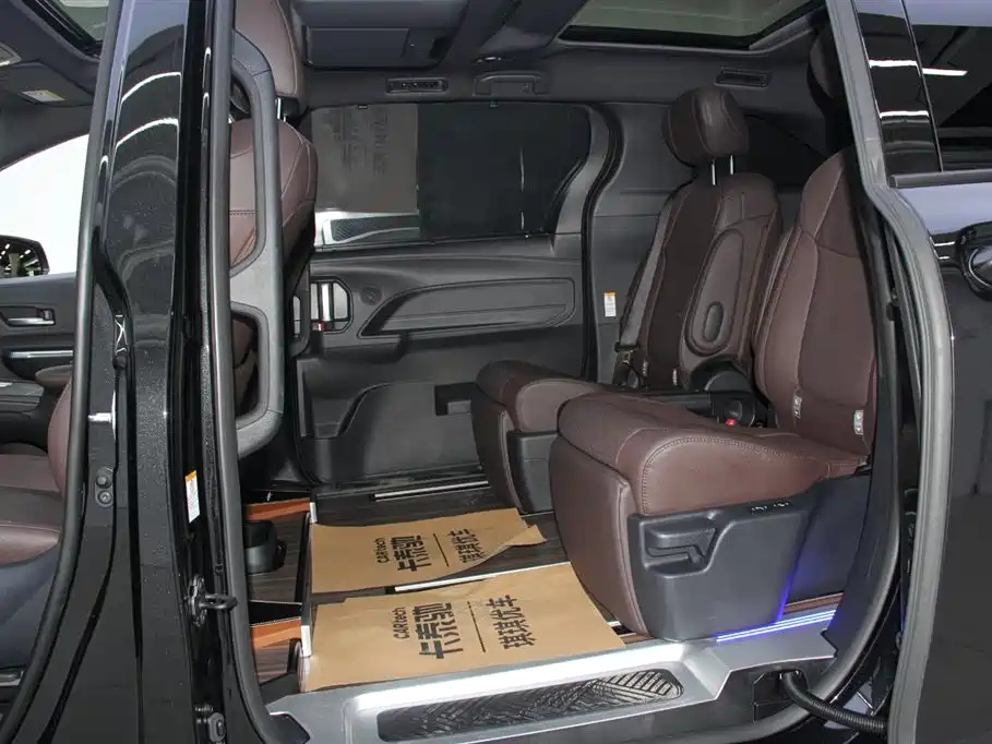 TOYOTA SIENNA SIENNA 2024