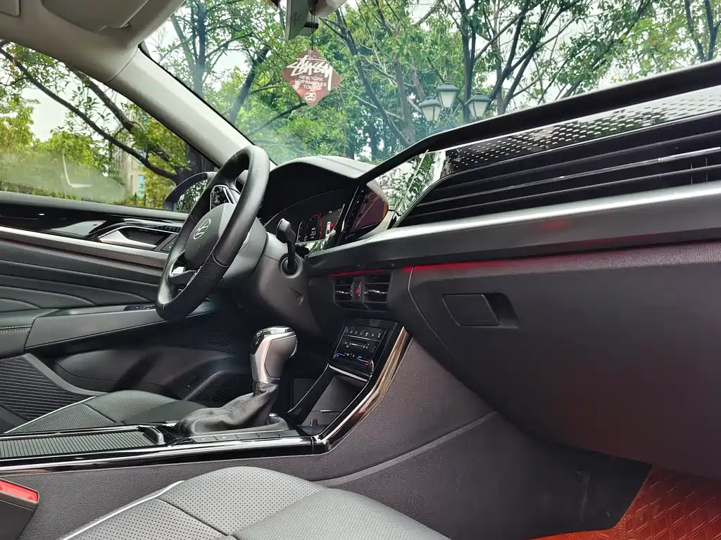 VOLKSWAGEN PASSAT 2022