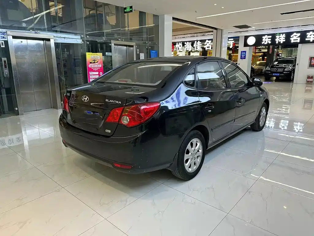 HYUNDAI CELESTA 2010