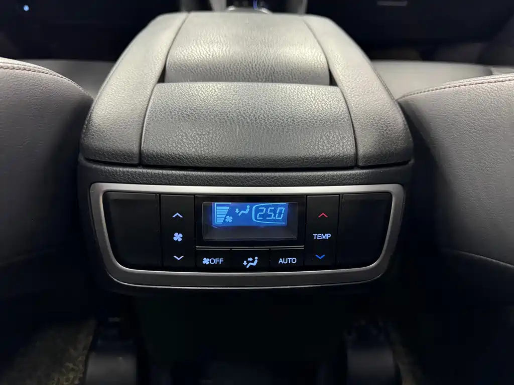 TOYOTA HIGHLANDER 2019