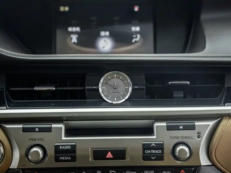 LEXUS ES 2017