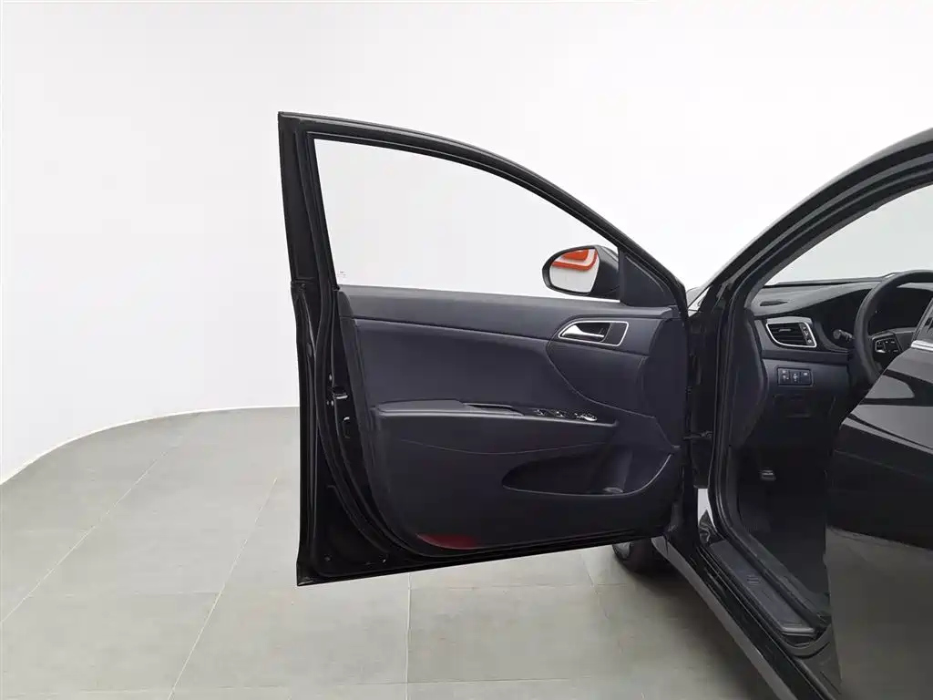 HYUNDAI MISTRA 2016