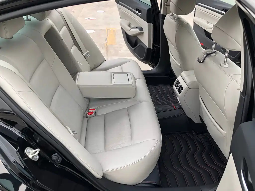 NISSAN TEANA 2020