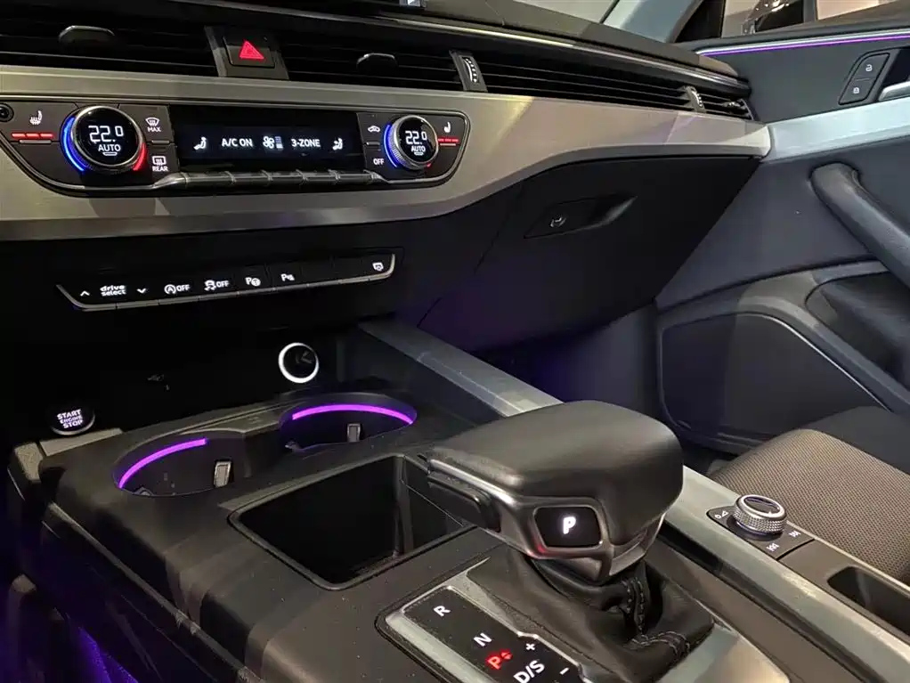 AUDI A4L 2021