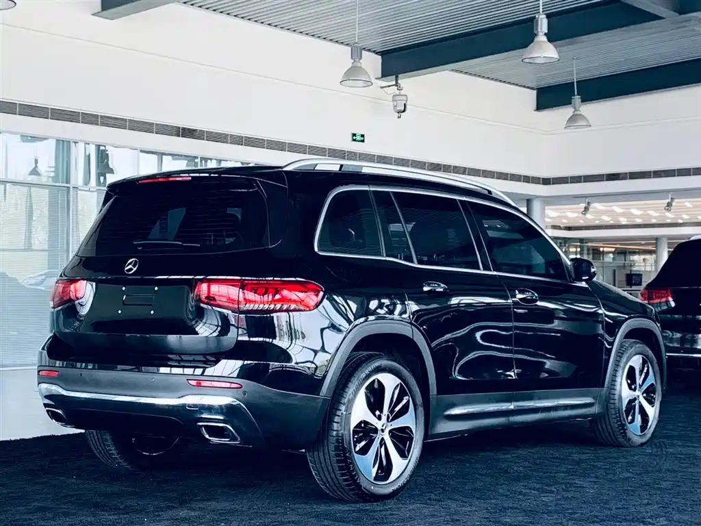 MERCEDES BENZ GLB 2023
