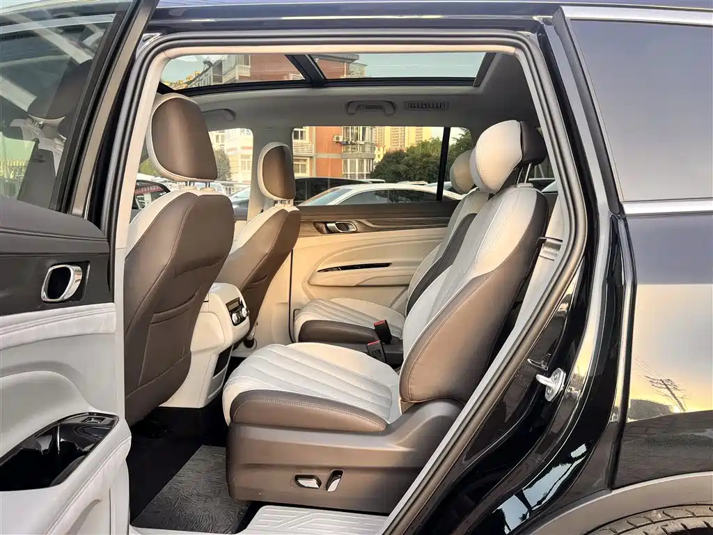FORD EQUATOR 2023