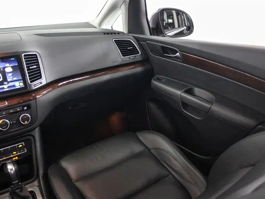 VOLKSWAGEN SHARAN 2014