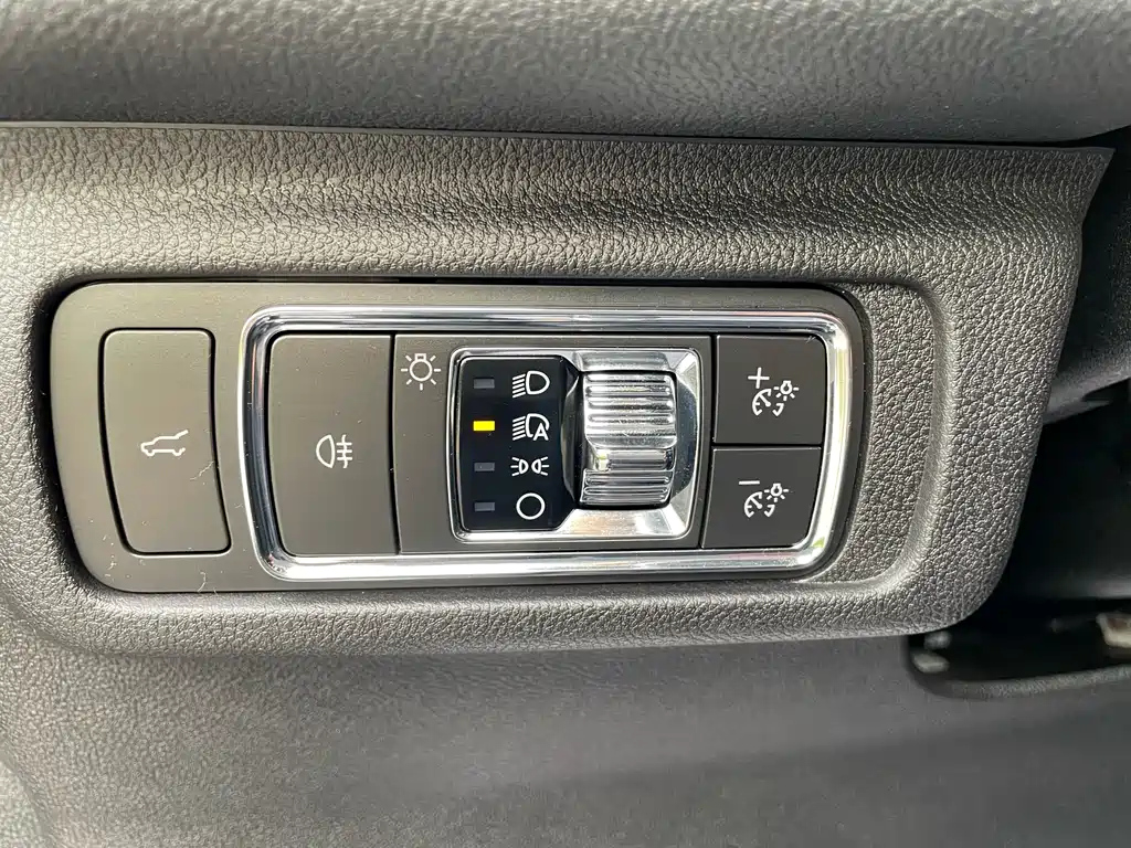 LINCOLN ADVENTURER 2022