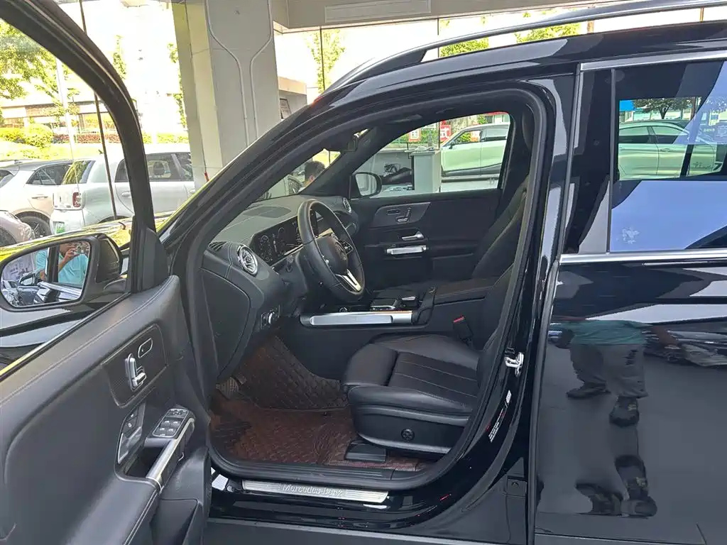 MERCEDES BENZ EQB 2023