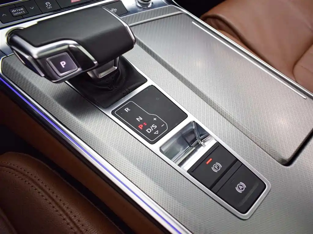 AUDI A6L 2020