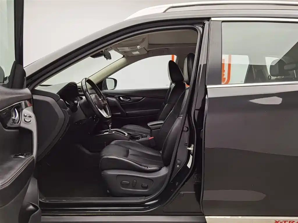 NISSAN X-TRAIL 2018