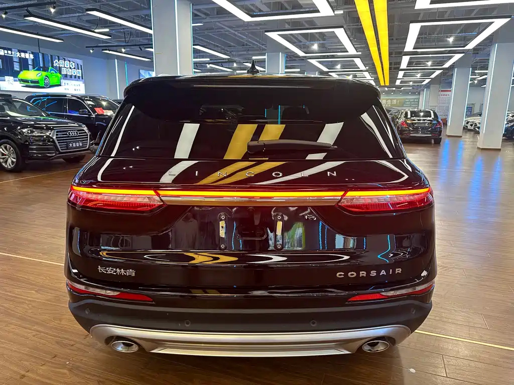 LINCOLN ADVENTURER 2021