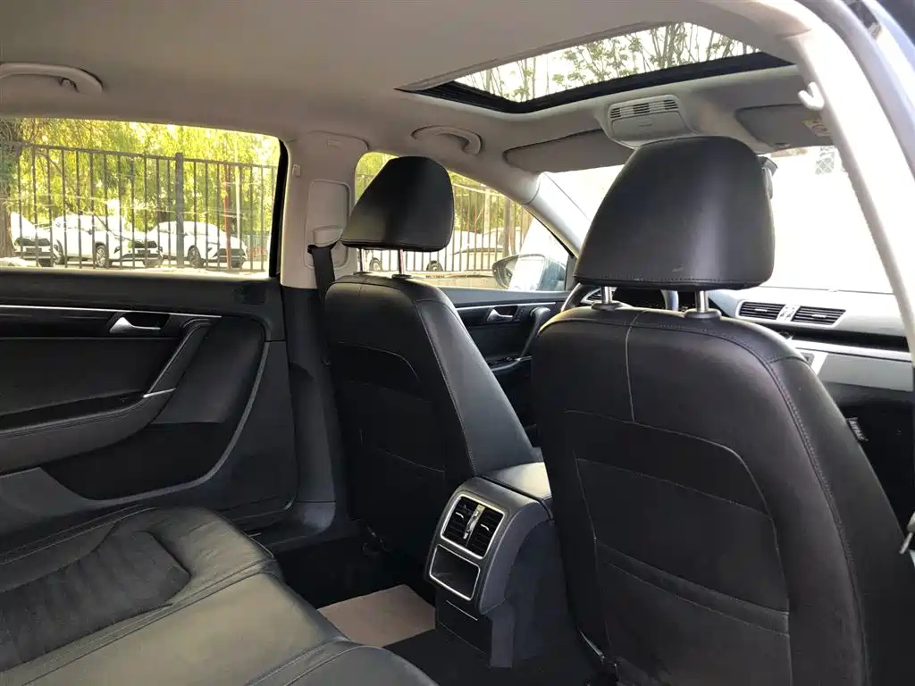 VOLKSWAGEN MAGOTAN 2016