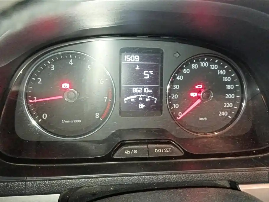 VOLKSWAGEN LAVIDA 2013